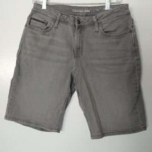 CALVIN KLEIN CITY SHORTS SIZE 12